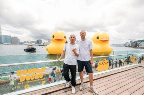 DOUBLE-DUCKS_S.K.-Lam-and-Florentijn-Hofman.jpeg