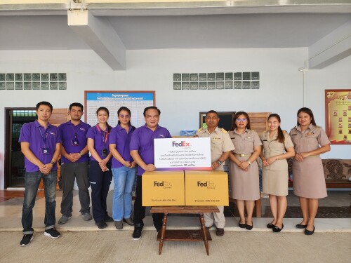 FedEx_Tablet-Donation.jpeg