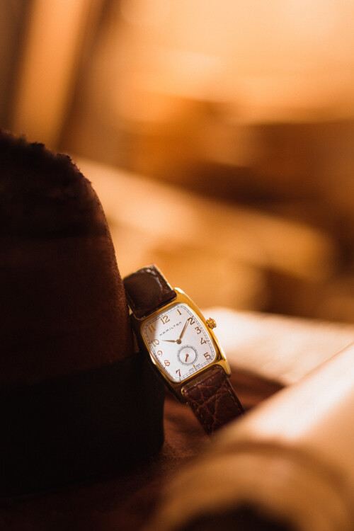 Hamilton-Boulton_H13431553_Lifestyle-3.jpeg