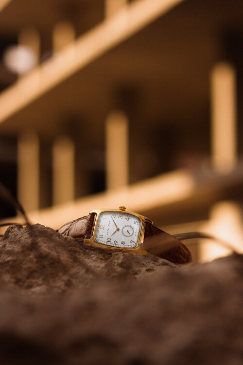 Hamilton-Boulton_H13431553_Lifestyle-4.jpeg