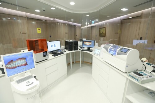 Lab-dental.jpeg