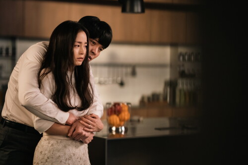 PR-Stills_Lies-Hidden-in-My-Garden-26.jpeg