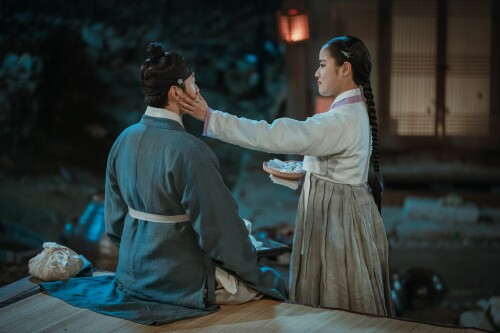 Poong-the-Joseon-Psychiatris-S.2---2-3.jpeg